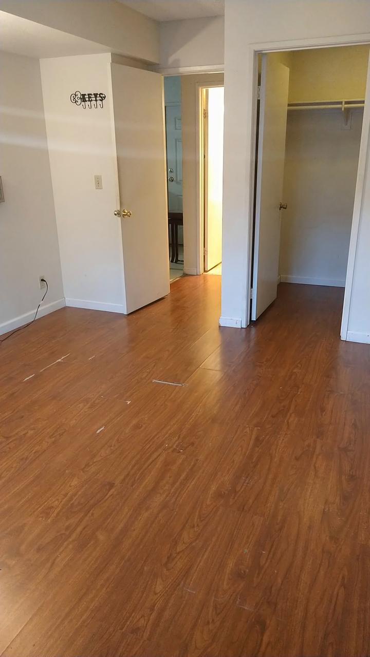 Profile photo 7 of 10