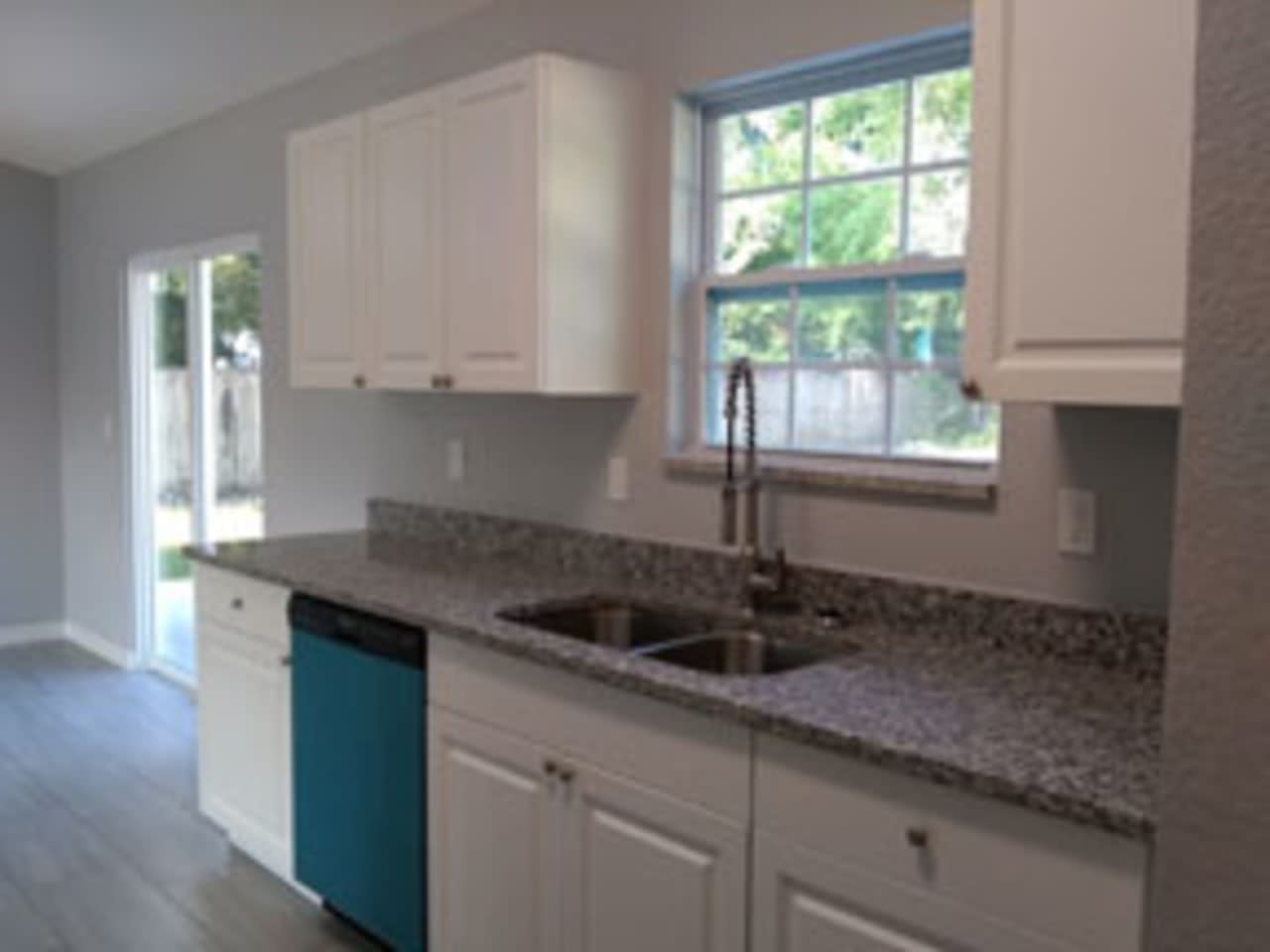 Profile photo 6 of 8