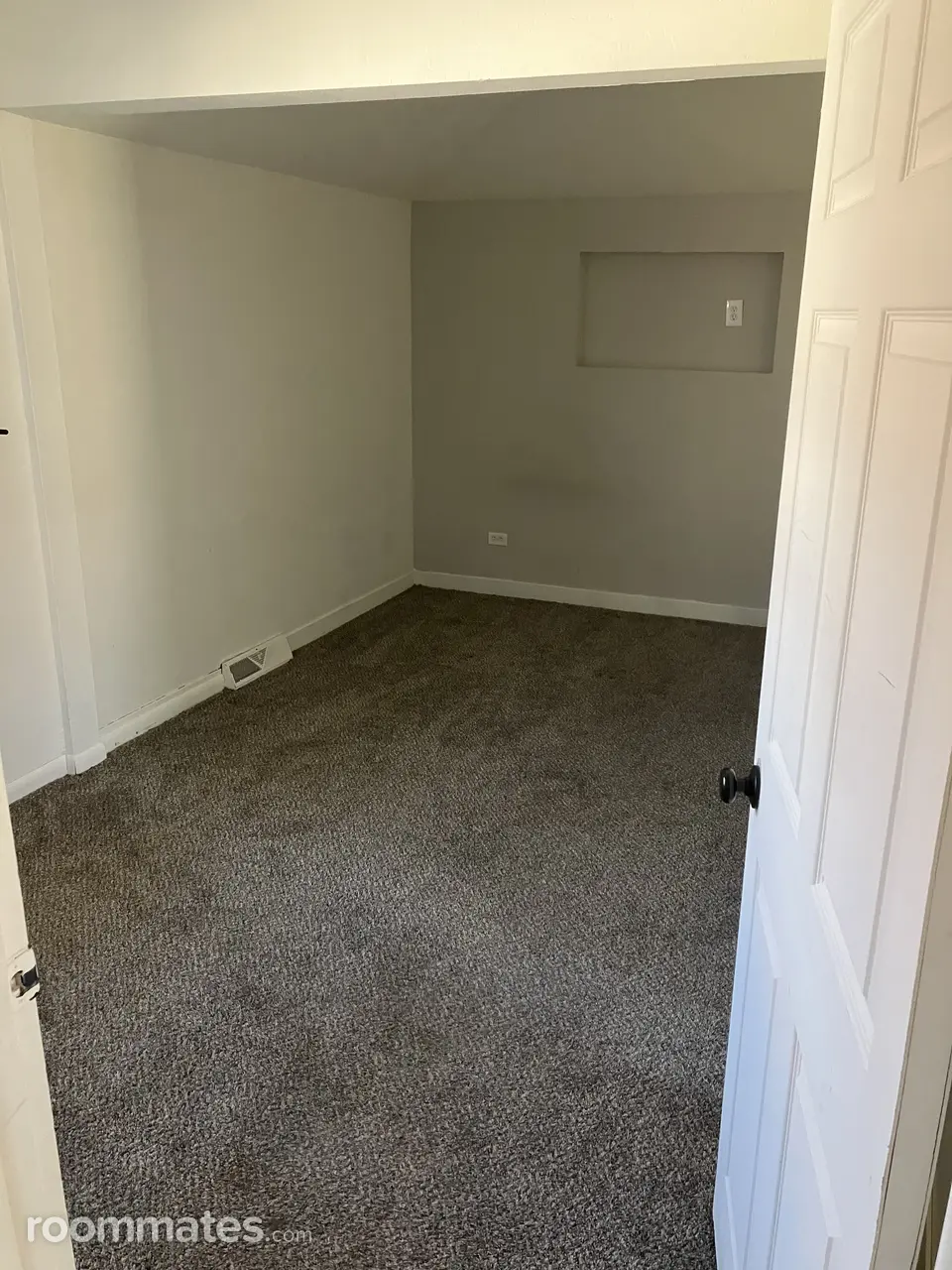 Profile photo 3 of 8