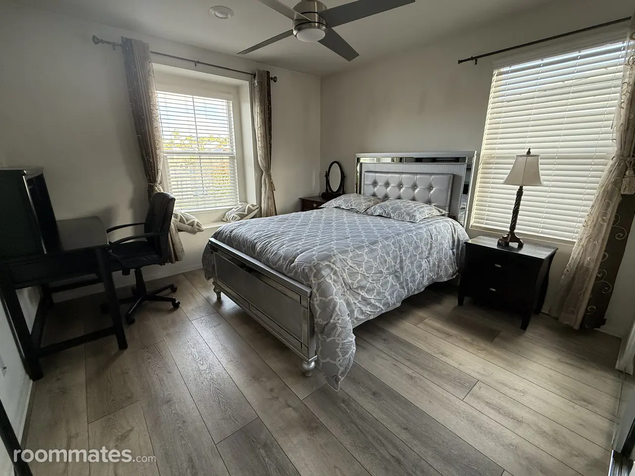 Profile photo 3 of 16