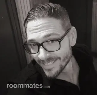 Roommate looking Island Lake, IL, $1200