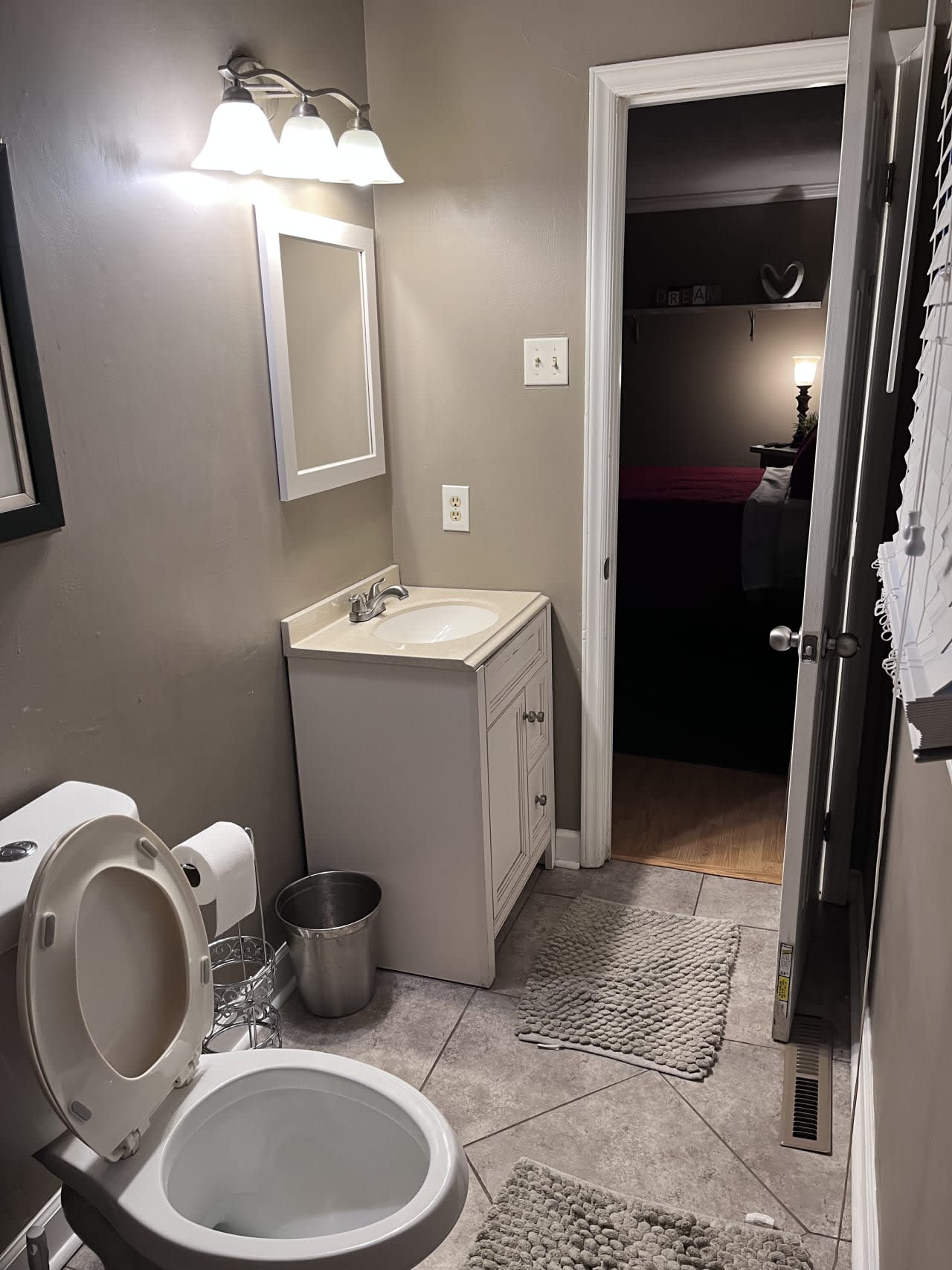 Profile photo 1 of 14