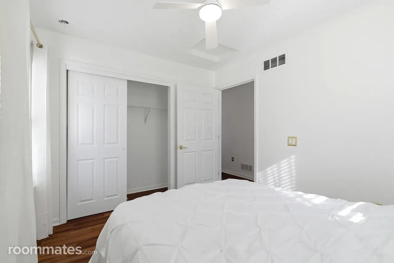 Profile photo 2 of 6