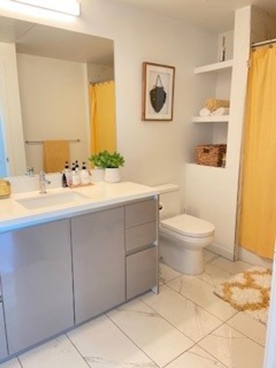 Profile photo 3 of 11