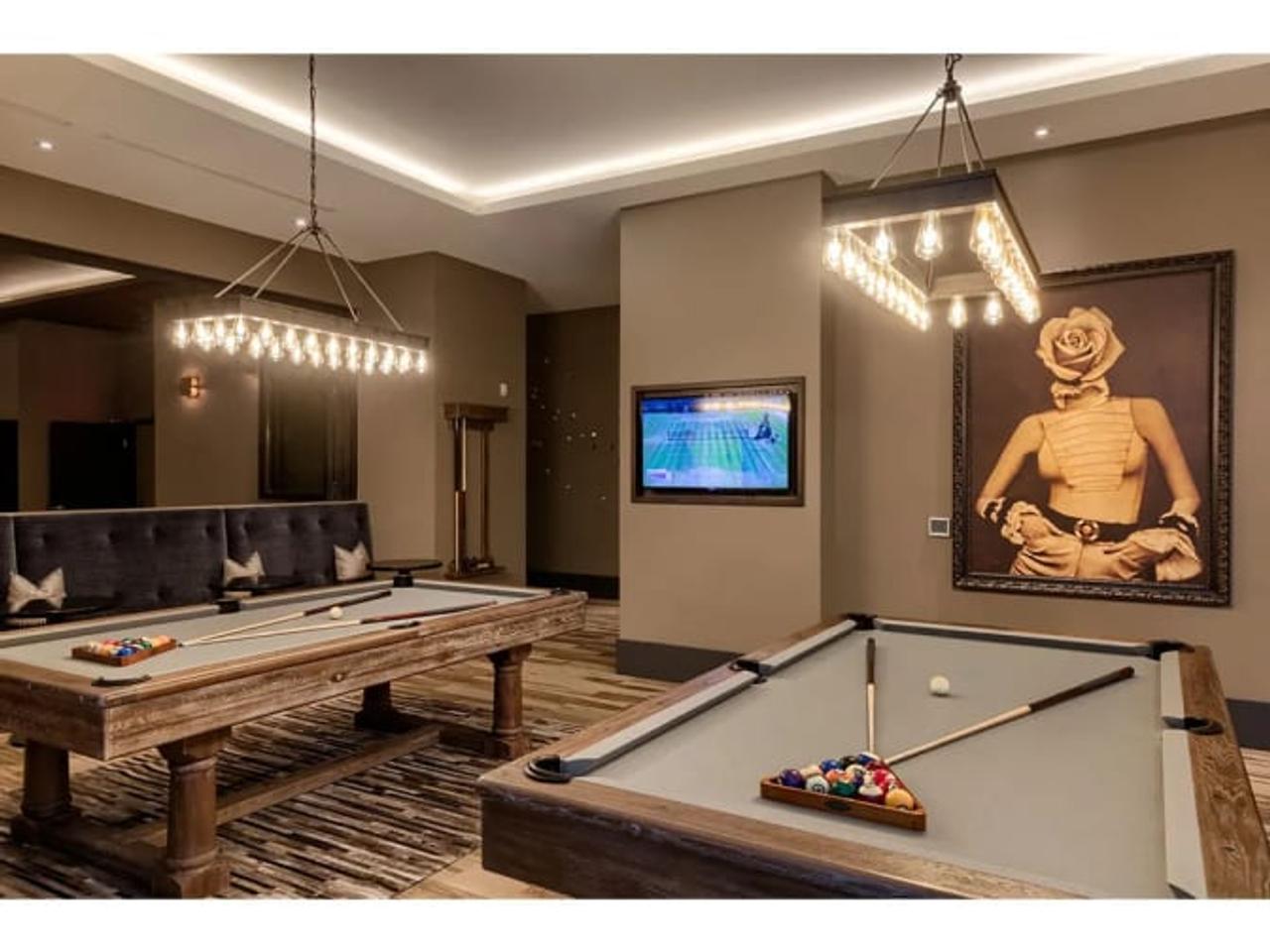 Profile photo 8 of 11