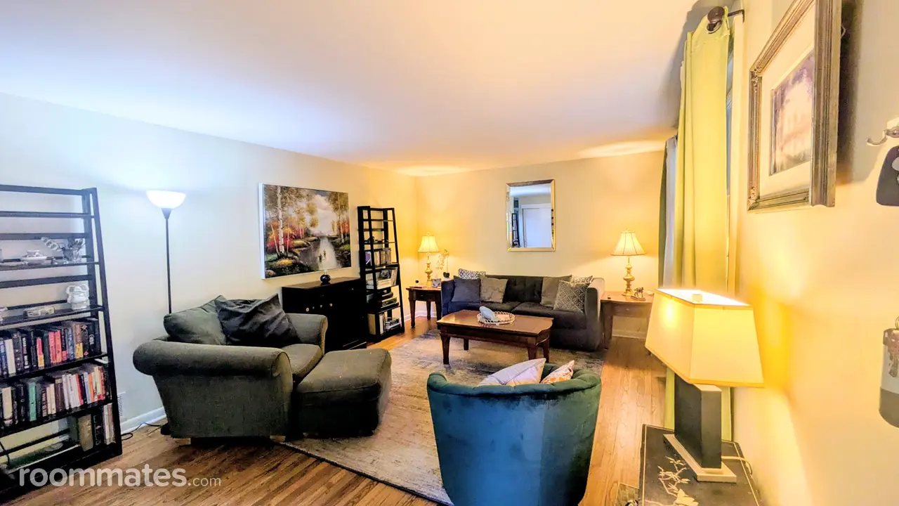 Profile photo 4 of 11