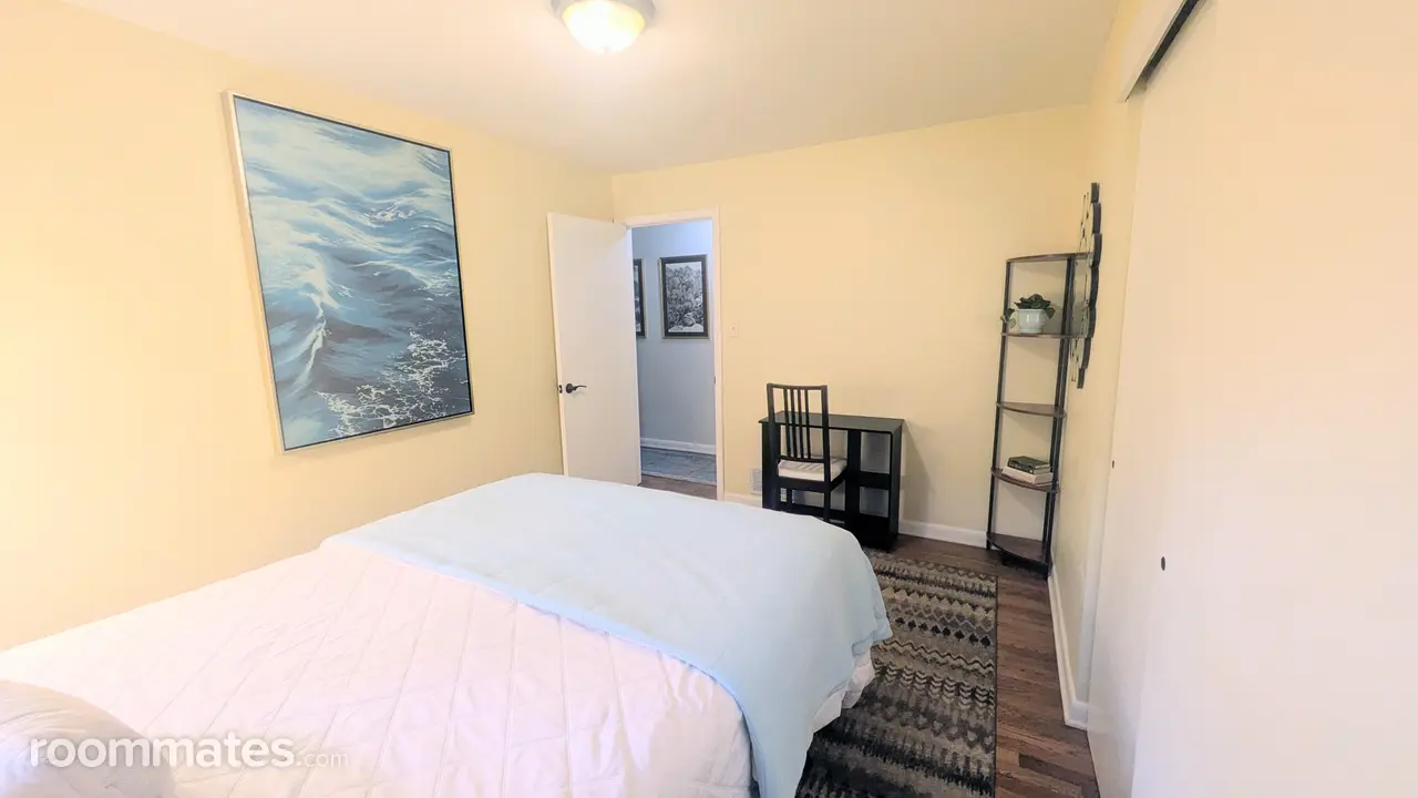 Profile photo 2 of 11