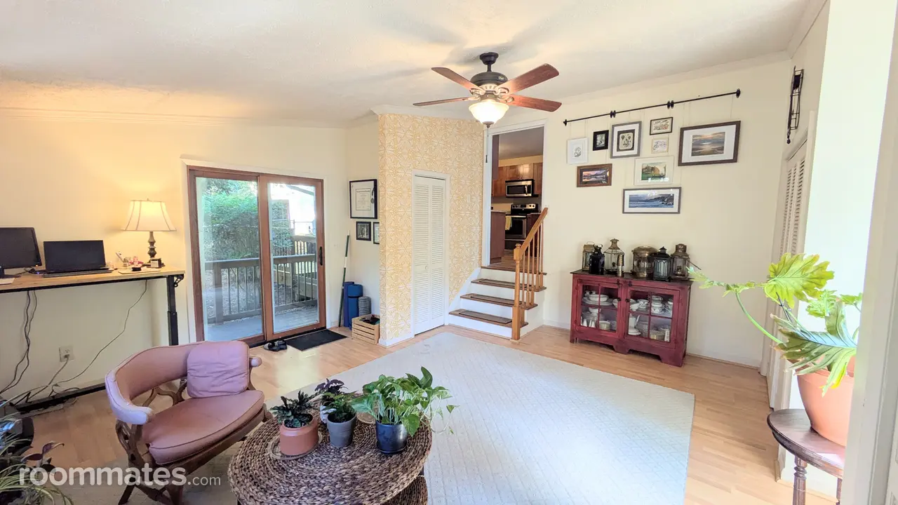 Profile photo 8 of 11