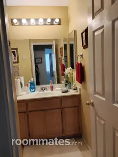 Room for rent in Vacaville, CA $1100, house