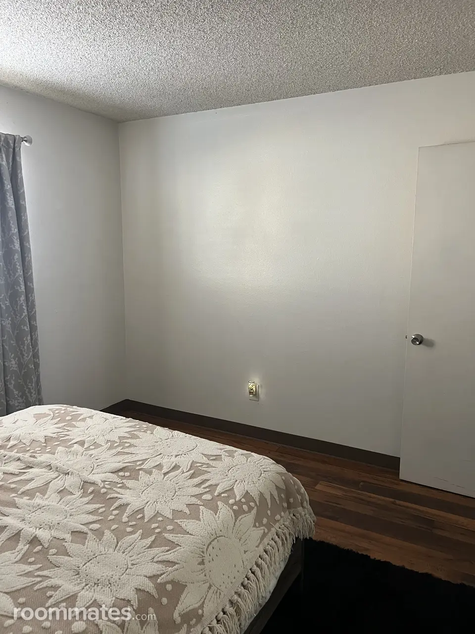 Profile photo 7 of 14