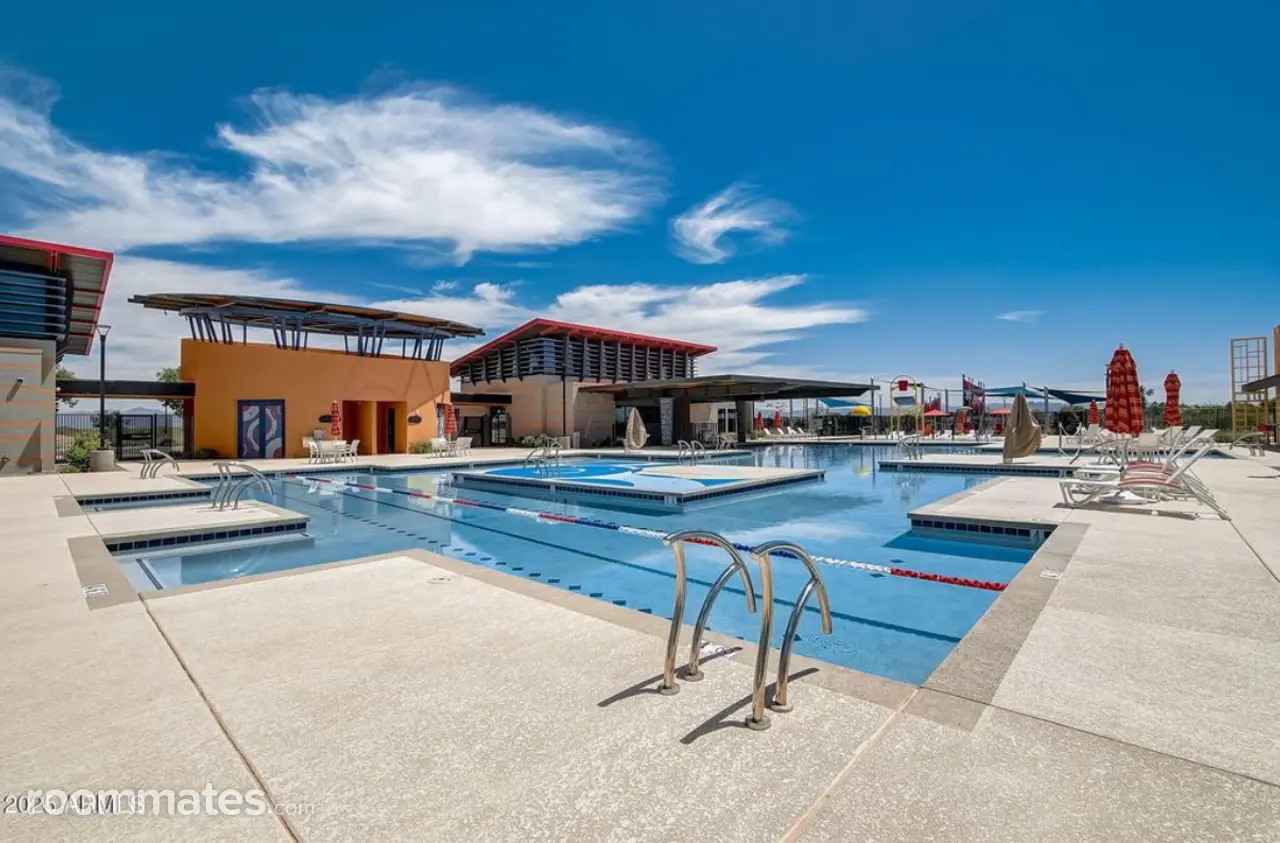 Profile photo 8 of 12