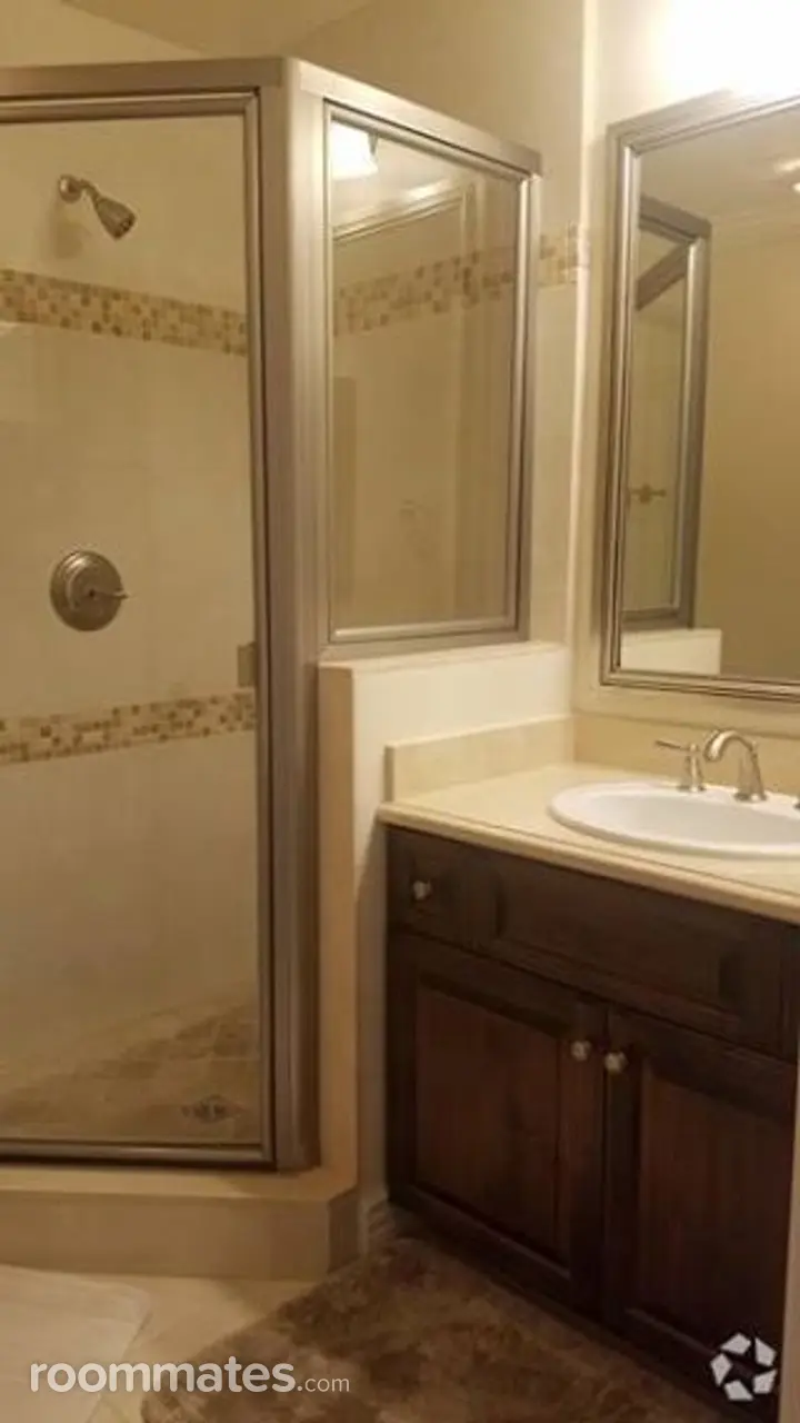 Profile photo 4 of 7