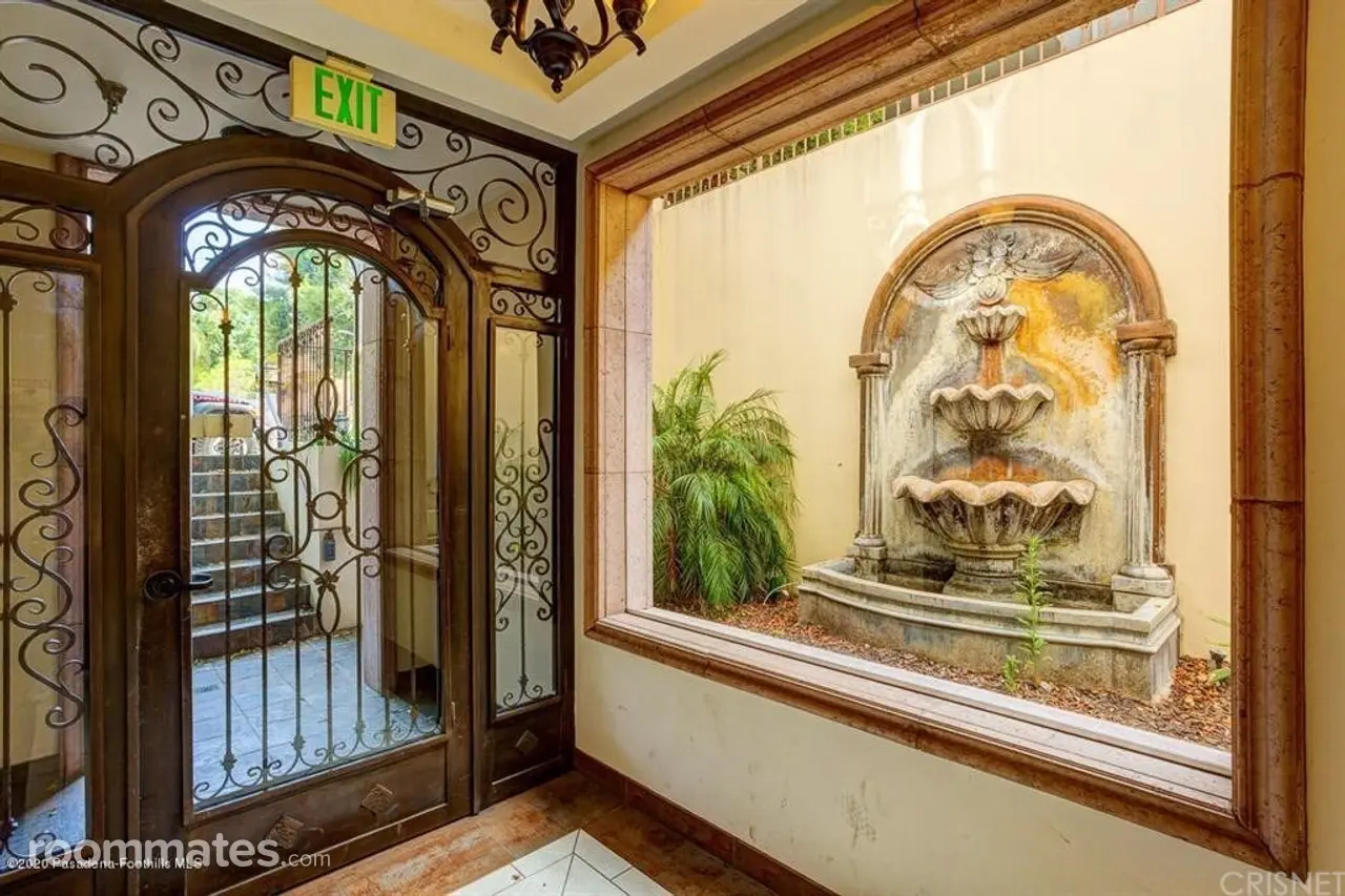 Profile photo 1 of 7