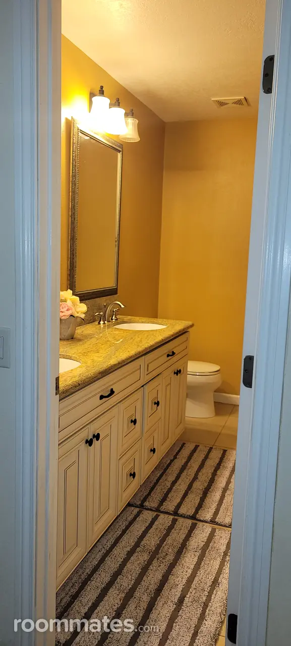 Profile photo 9 of 9