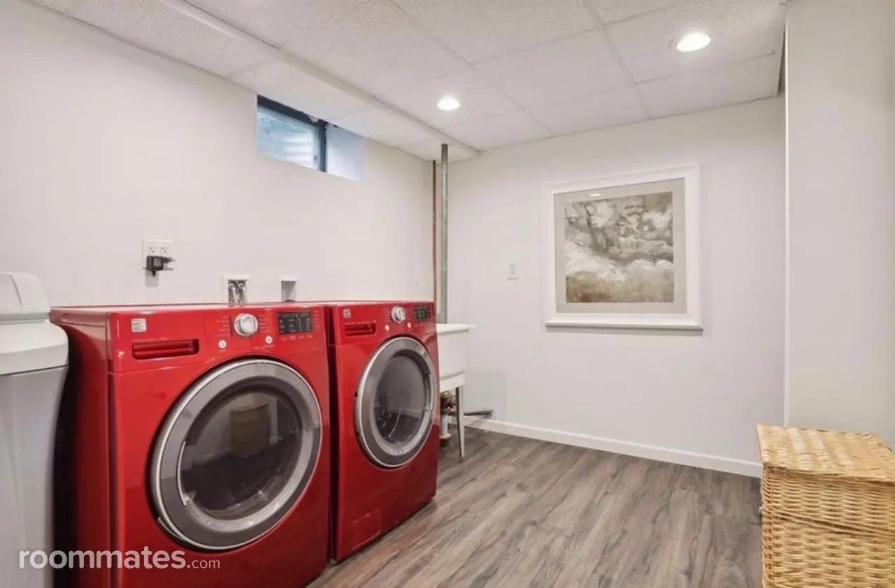 Profile photo 9 of 11