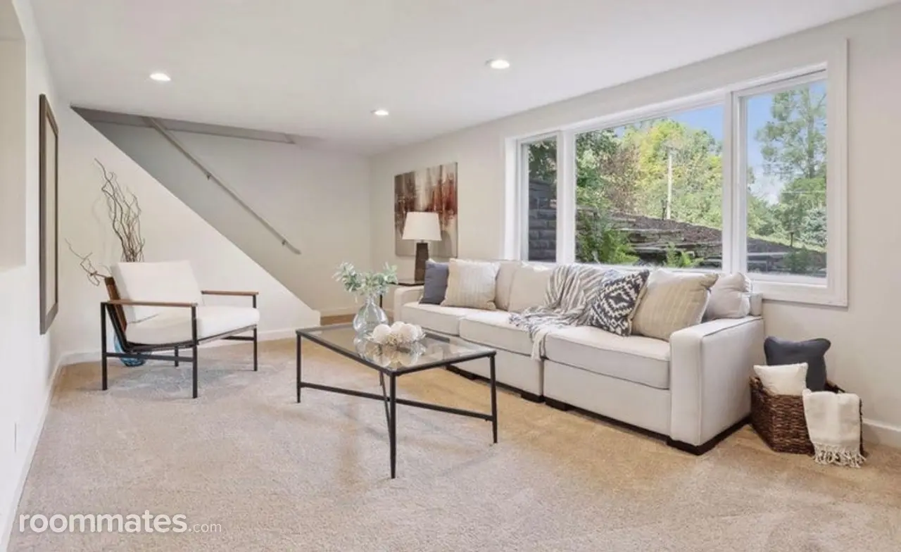 Profile photo 7 of 11