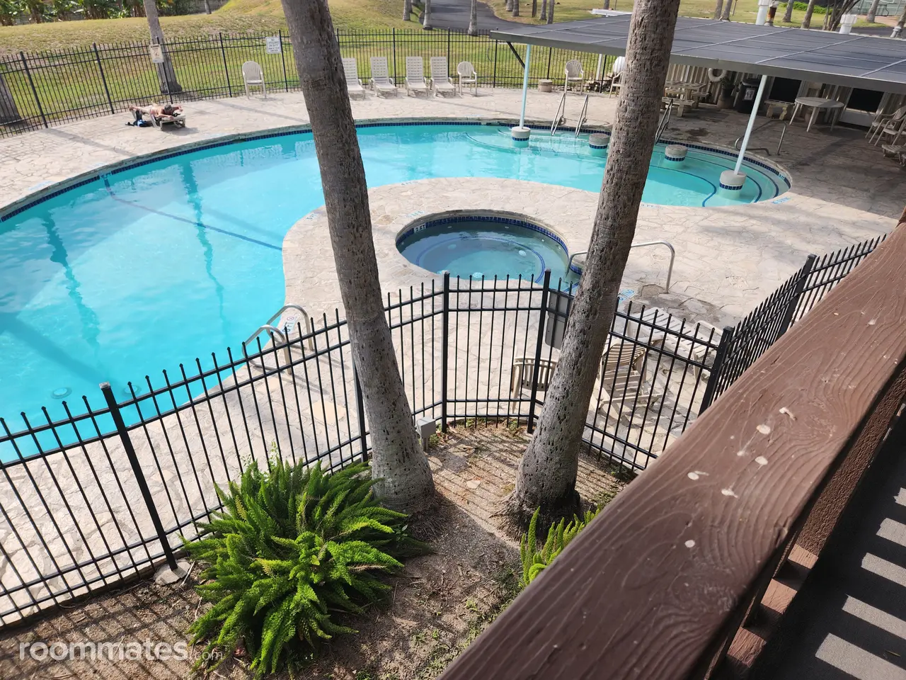 Profile photo 6 of 6