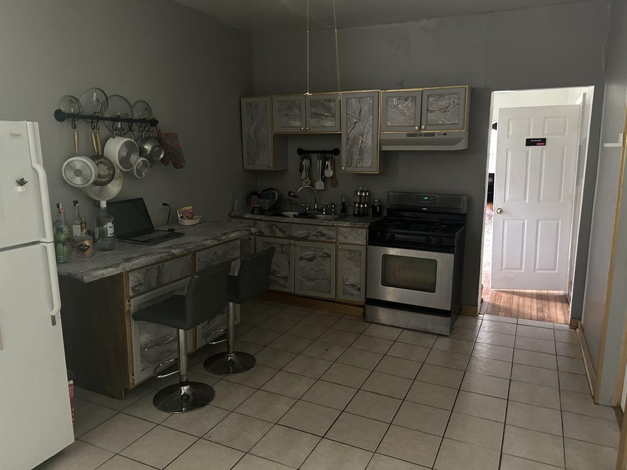 Profile photo 7 of 8