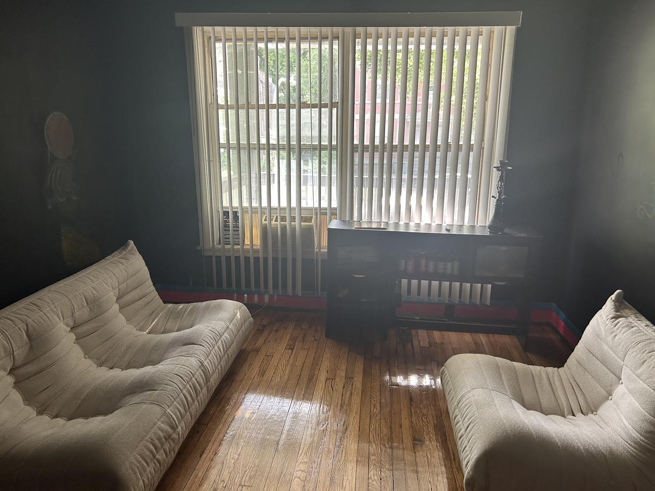 Profile photo 4 of 8