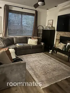 Room for rent in Elk Grove, CA $1050, house