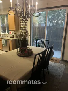 Room for rent in Elk Grove, CA $1050, house