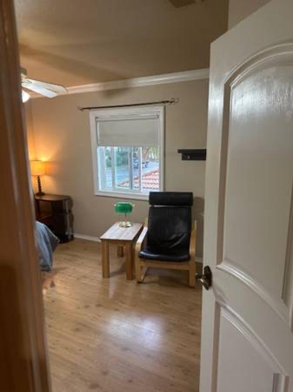 Profile photo 5 of 10