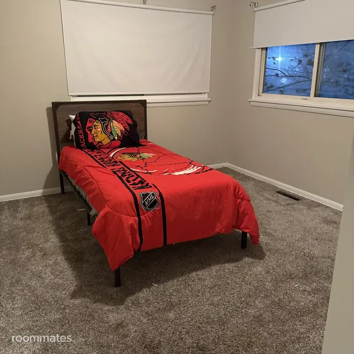 Room for rent in Highland, IN $750, house
