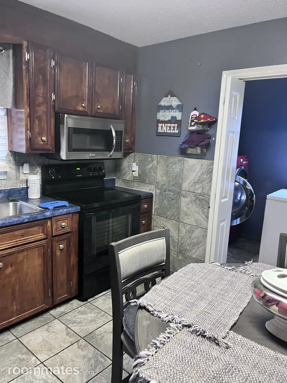 Profile photo 10 of 11