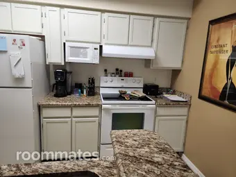 Room for rent in Naples, FL $850, condo