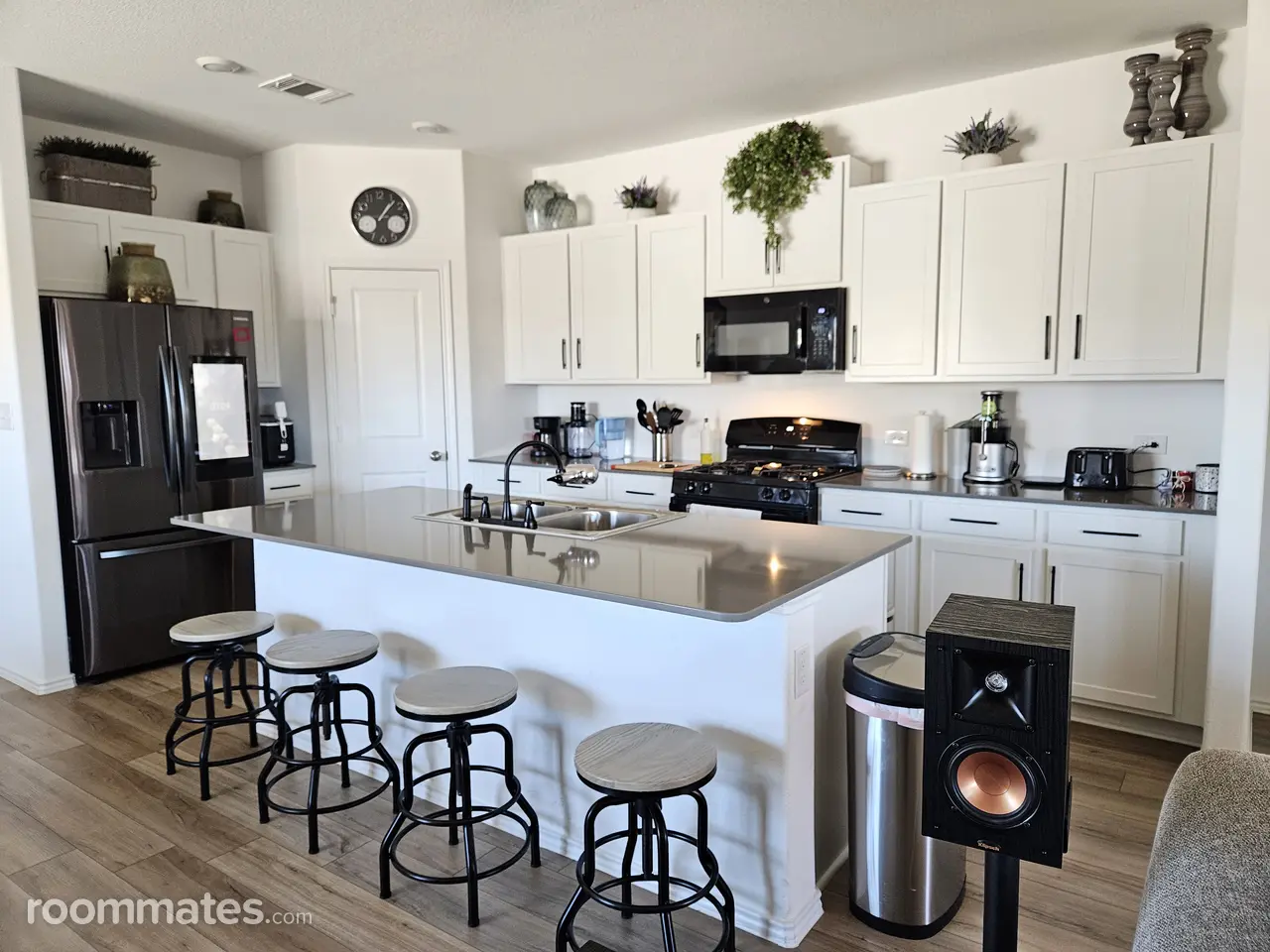 Profile photo 5 of 5