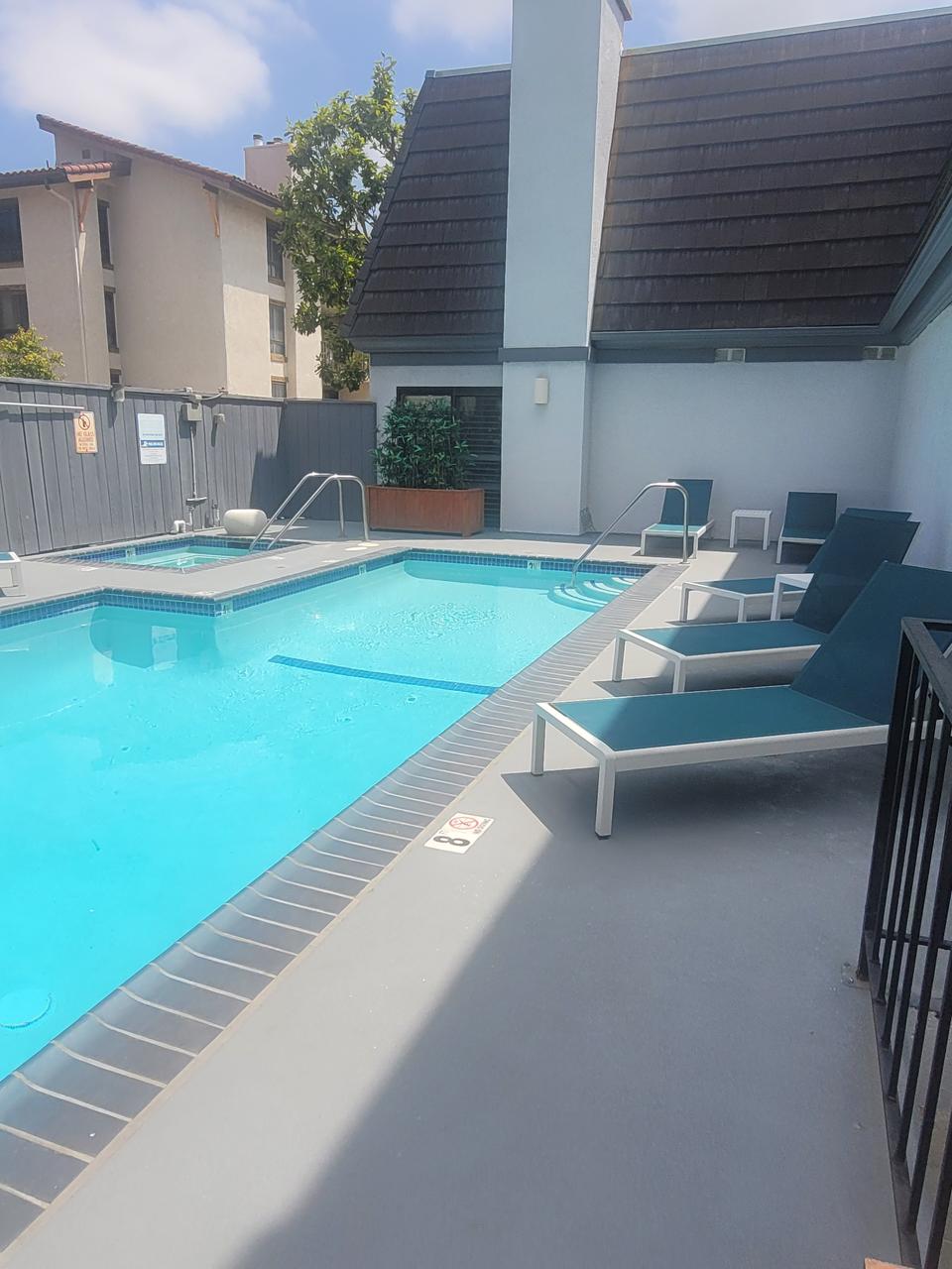 Profile photo 7 of 11