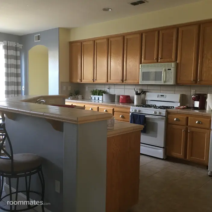 Room for rent in Sacramento, CA $1250, house