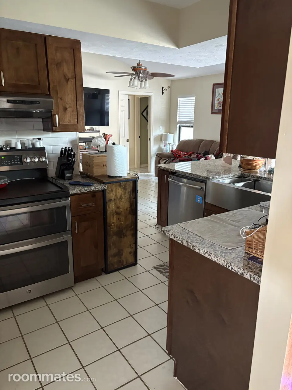 Profile photo 13 of 16