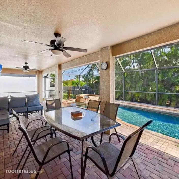 Room for rent in Fort Myers, FL $875, house