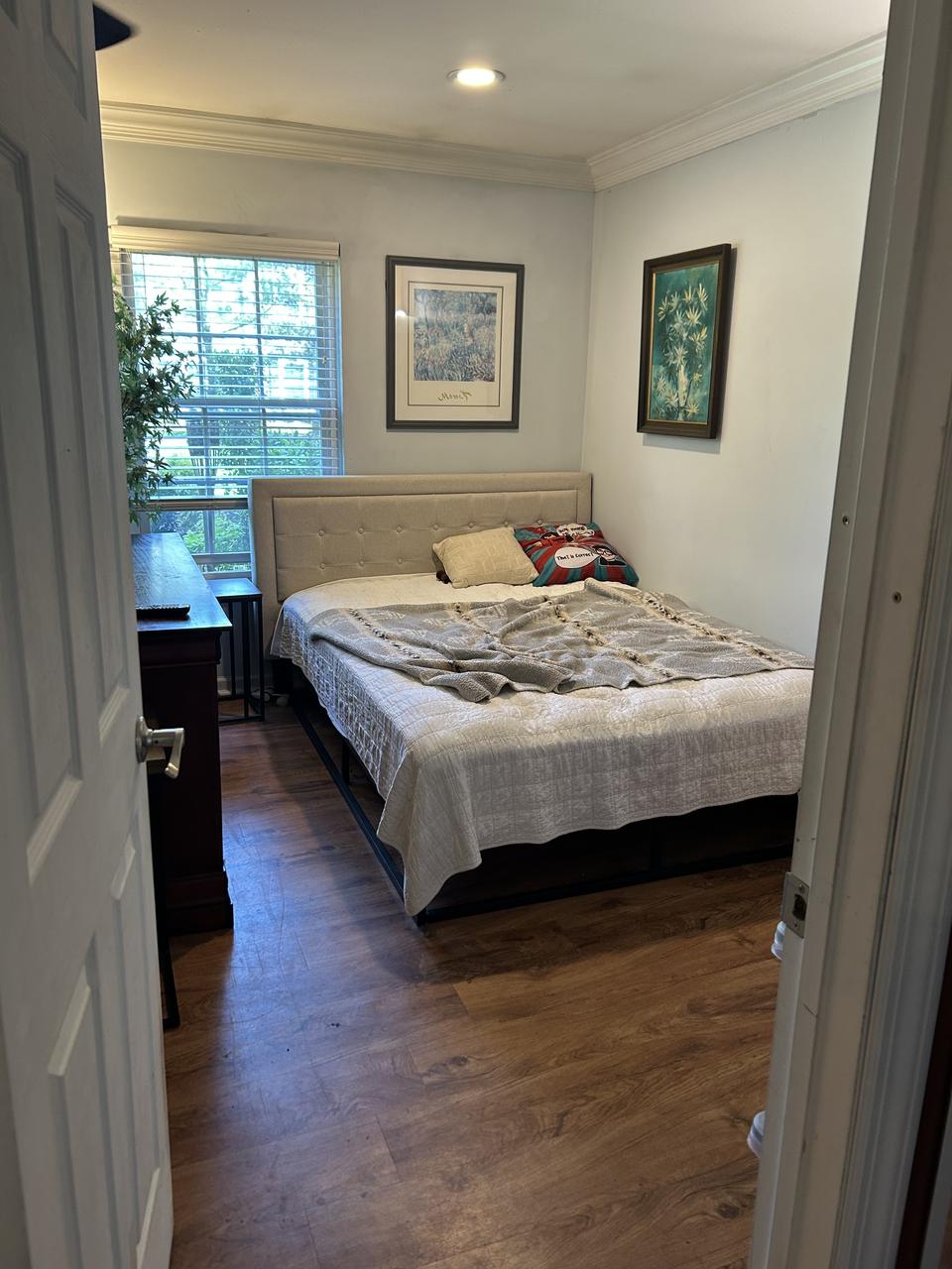 Profile photo 4 of 10