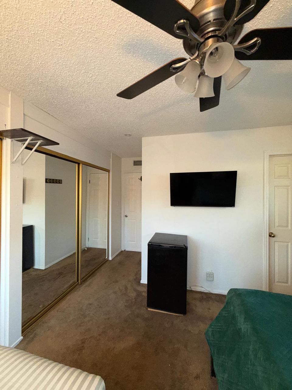 Profile photo 6 of 7