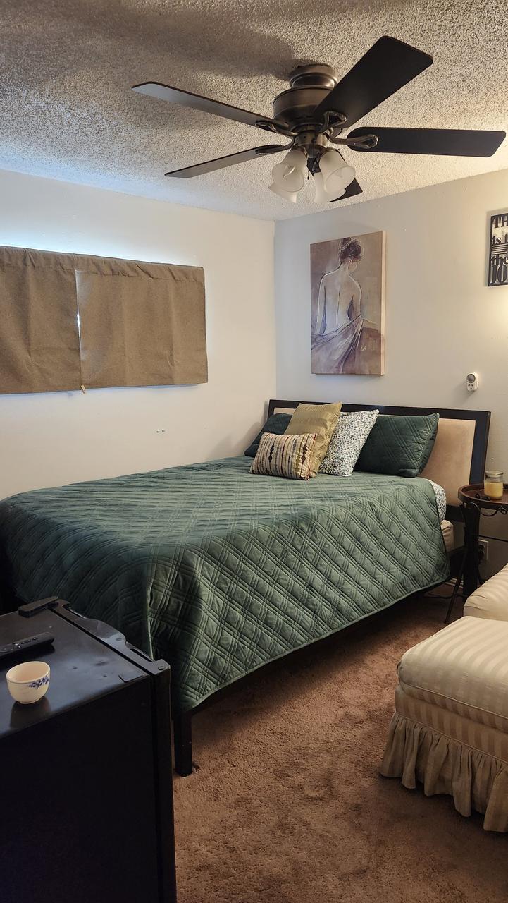 Profile photo 1 of 7