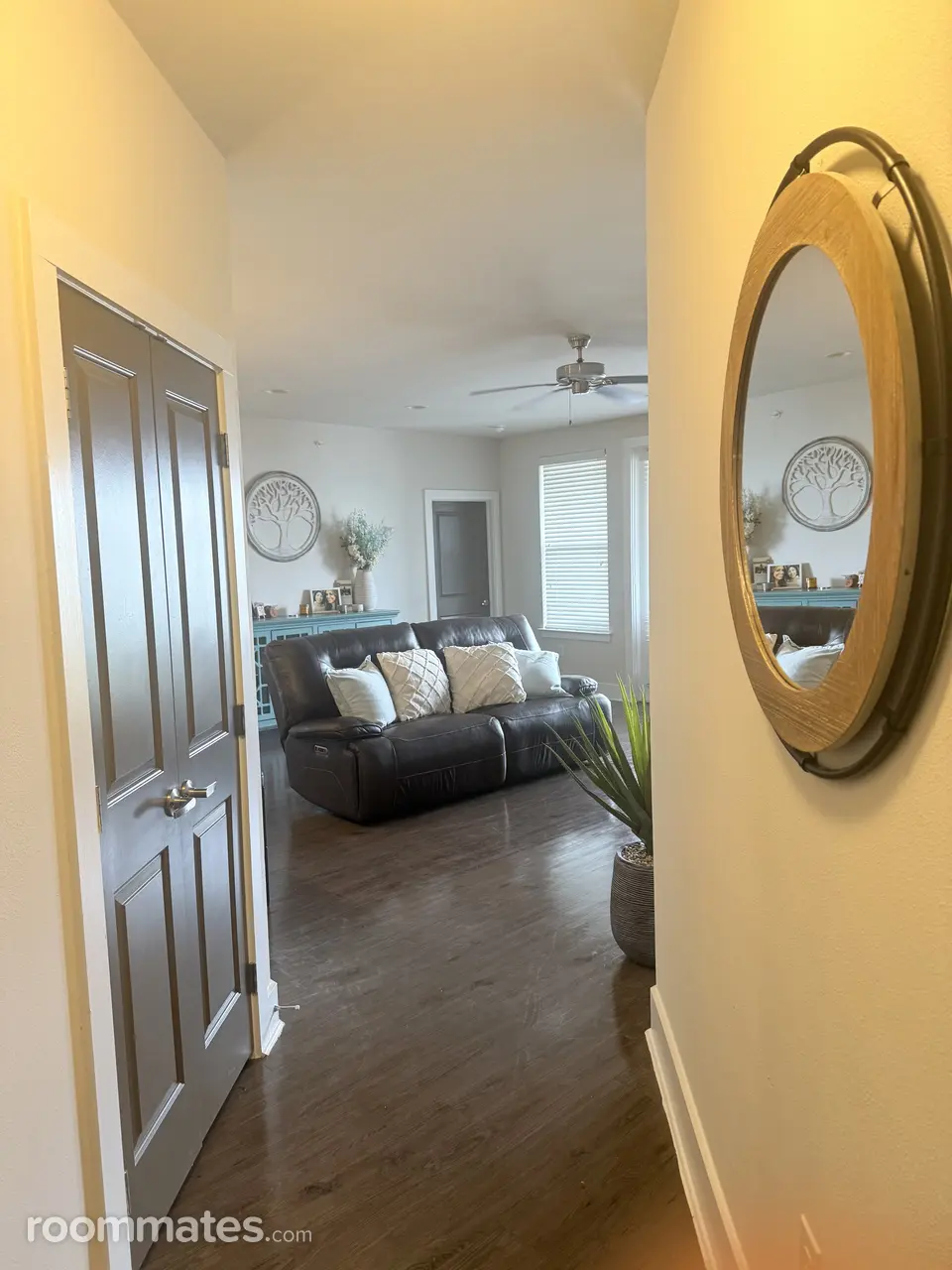 Profile photo 8 of 11