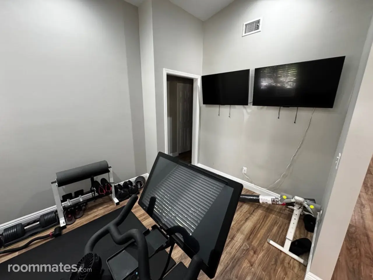 Profile photo 8 of 10