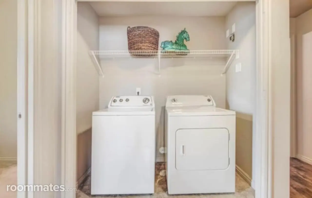 Profile photo 5 of 10