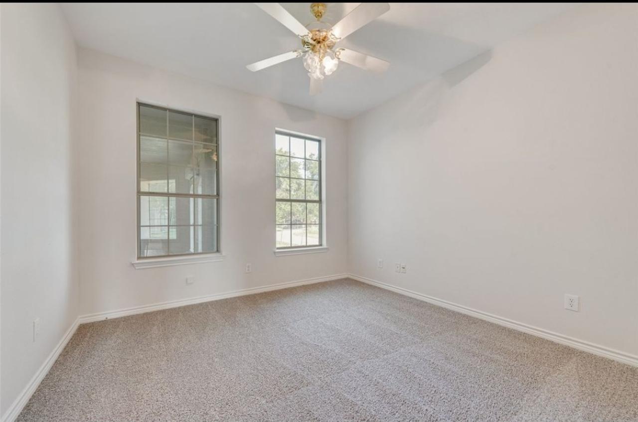 Profile photo 8 of 16