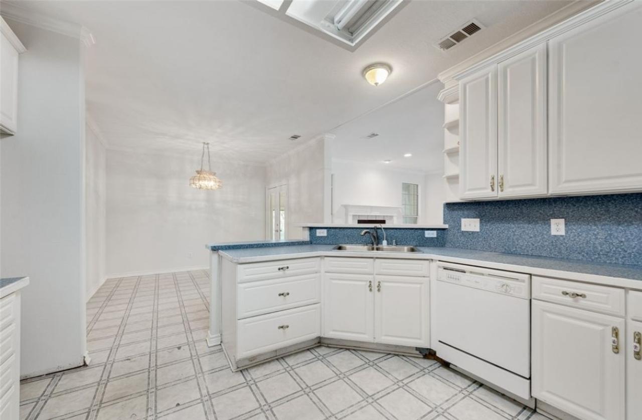 Profile photo 3 of 16