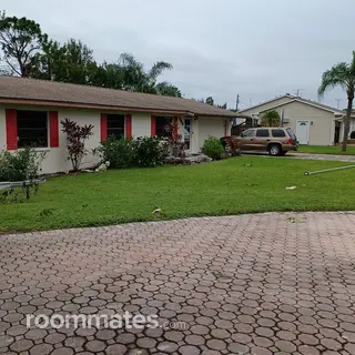 Room for rent in Bradenton, FL $800, house