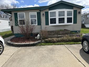 Room for rent in Sterling Heights, MI $700, house