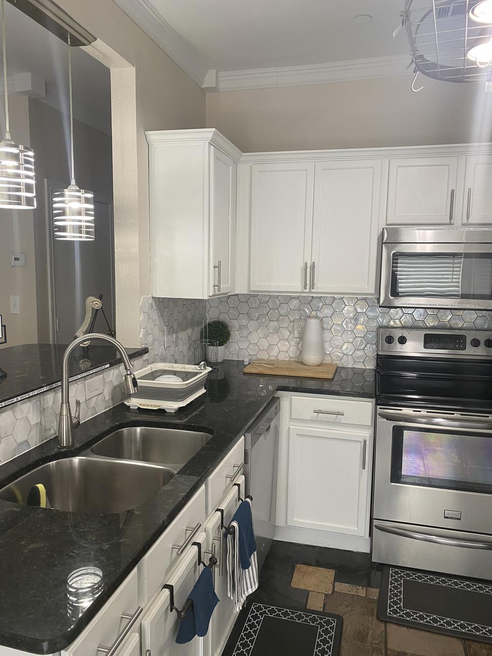 Profile photo 7 of 12