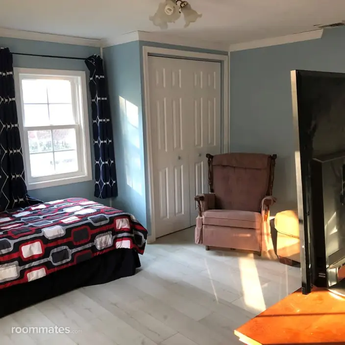 Room for rent in Fairless Hills, PA $800, house
