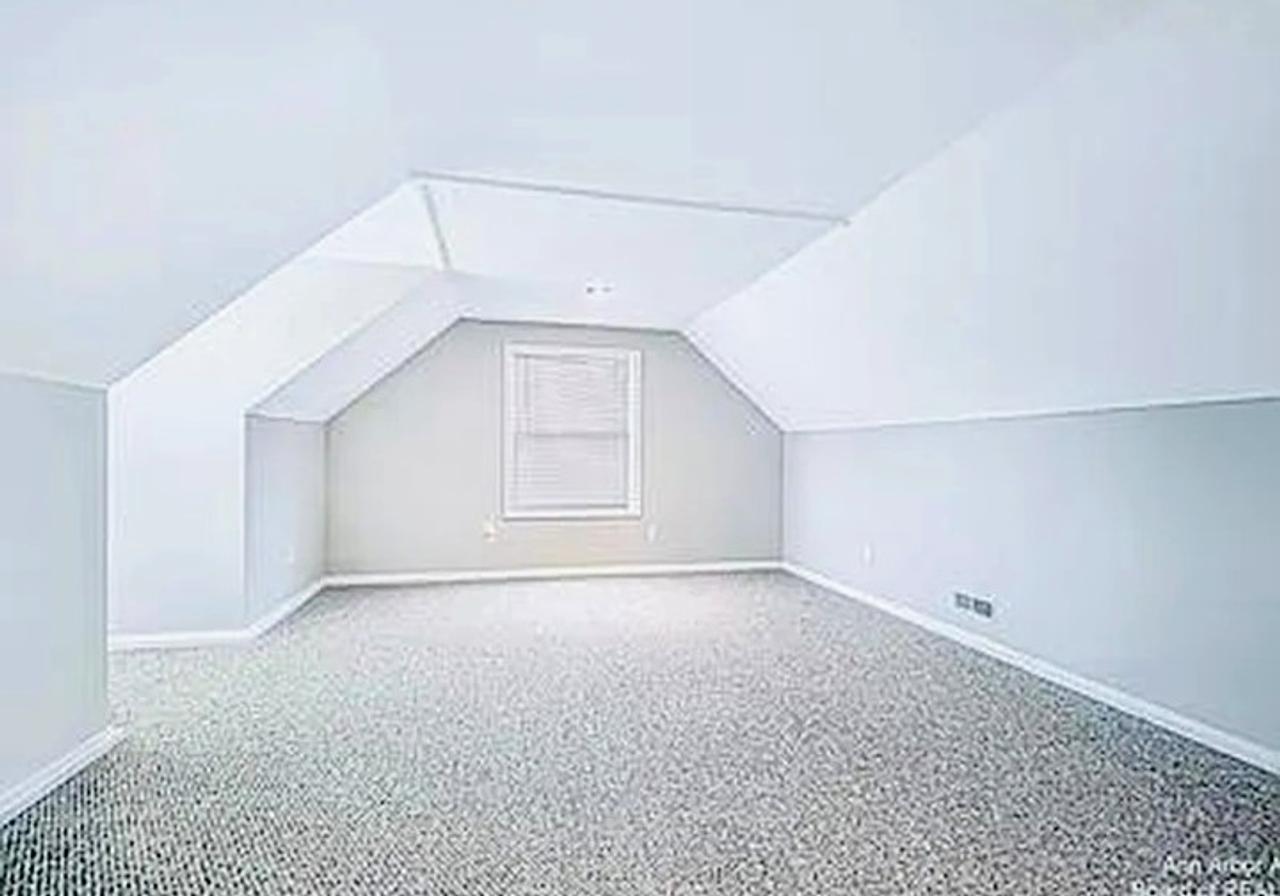 Profile photo 1 of 3