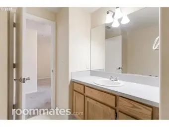 Room for rent in Vancouver, WA $900, condo