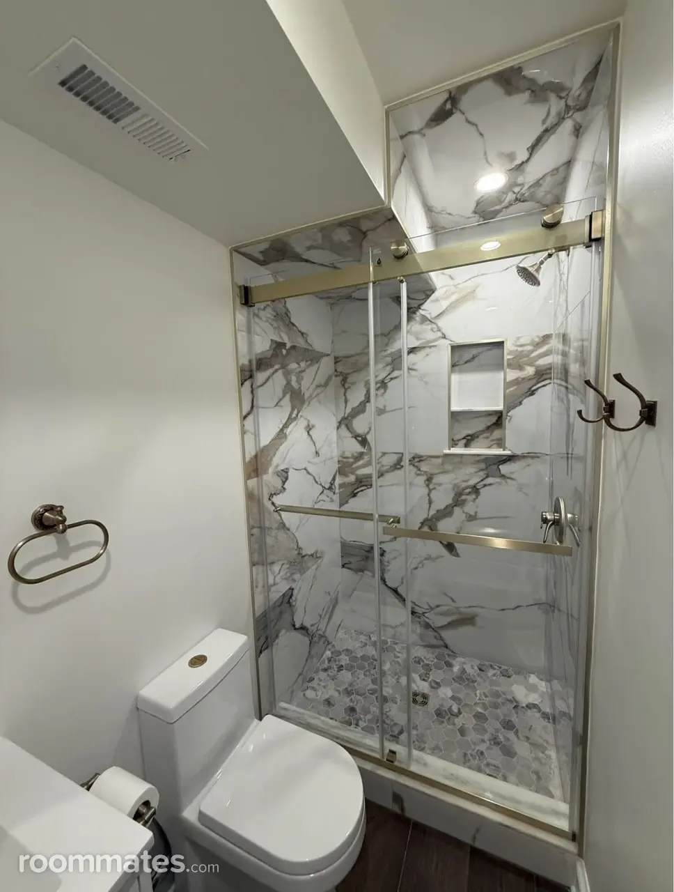 Profile photo 6 of 9