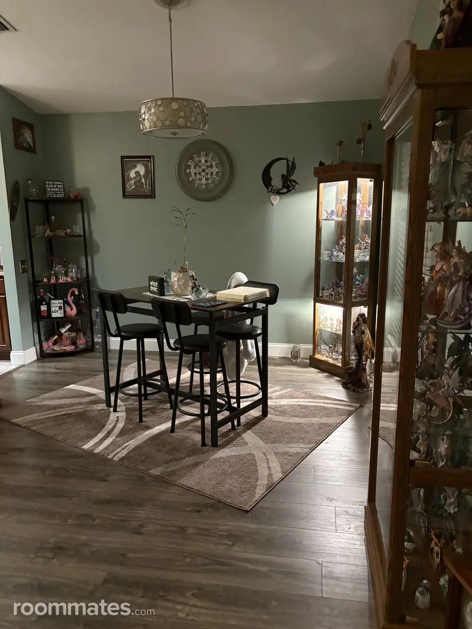 Profile photo 3 of 22